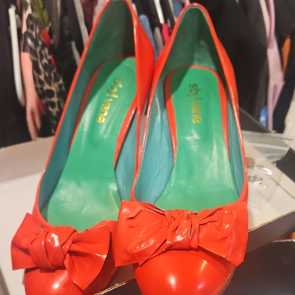 Red Women's Heels with Bow Accent